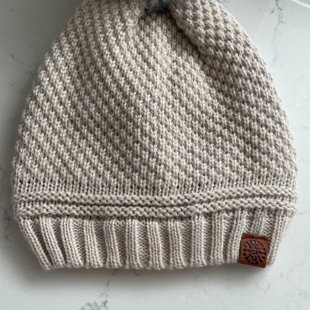 CaliKids Fleece Lined Wool Blend Knit Toque/Hat Pom Pom Soft Grey/Taupe Junior - Picture 3 of 9